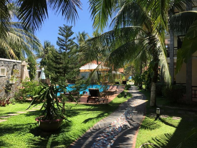 Ngoc Bich Bungalow Hotel Phan Thiet Bagian luar foto