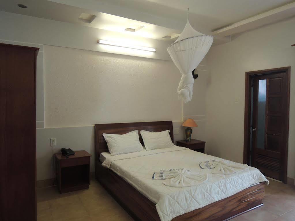 Ngoc Bich Bungalow Hotel Phan Thiet Bagian luar foto